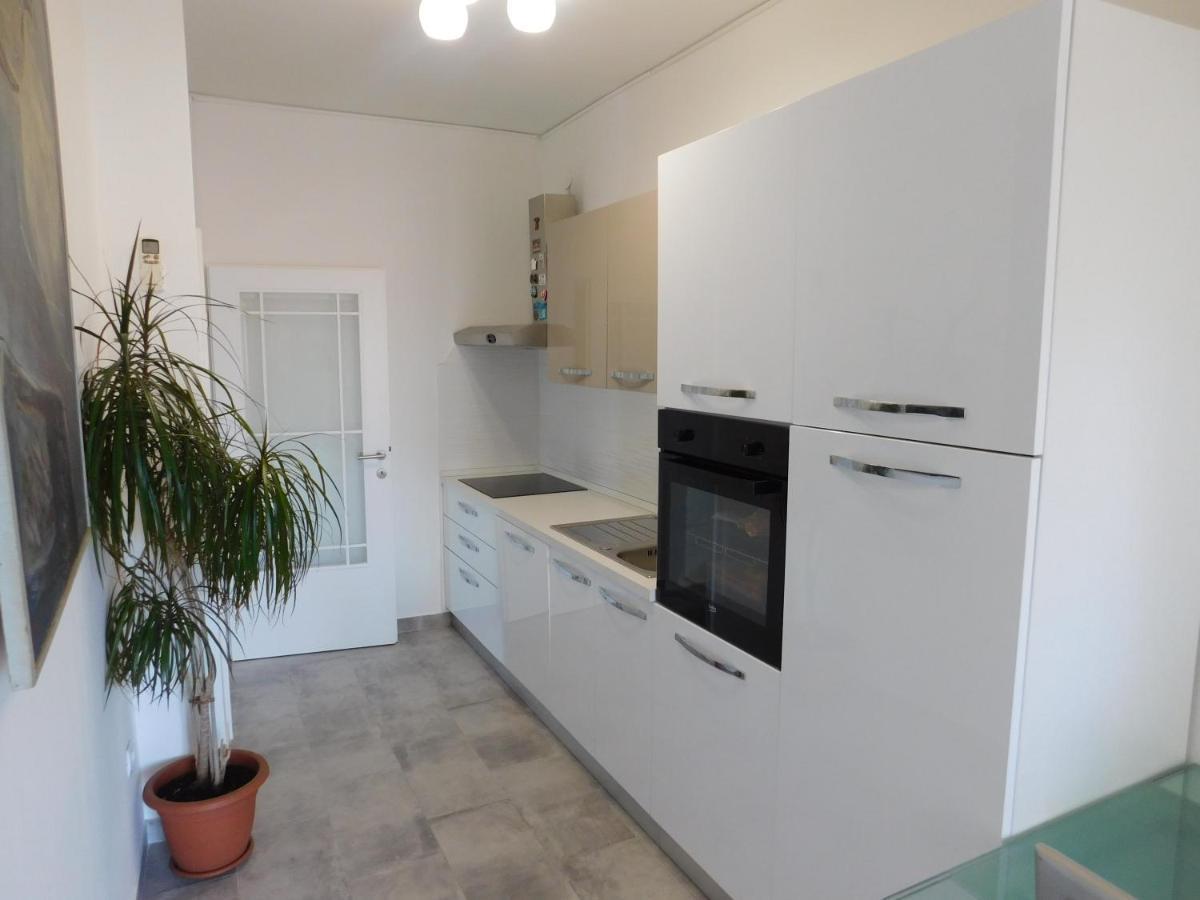 Great View Comfortable Apartment Whit Free Parking Split Ngoại thất bức ảnh